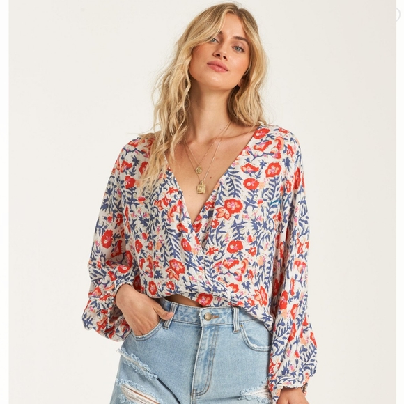 Billabong Tops - NWT Billabong 'Safe Bet' Floral Blouse Top V-Neck Flowy Women's Size Small